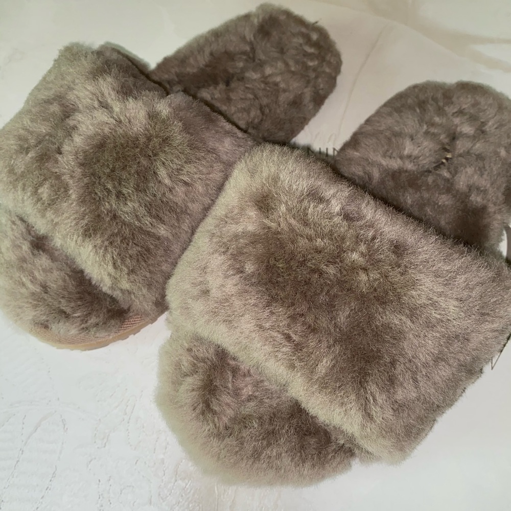 Mou Sheepskin Slides